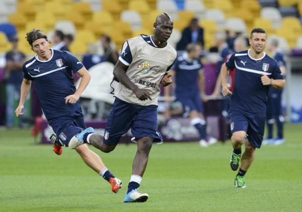 2012-06-23t175737z_01_cvi1111_rtridsp_3_soccer-euro_reuters