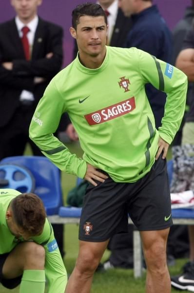 كرستيانو رونالدو فى اخر التدريبات قبل لقاء اسبانيا الحاسم