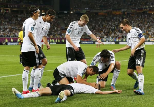 2012-06-17t204050z_01_cvi254_rtridsp_3_soccer-euro_reuters