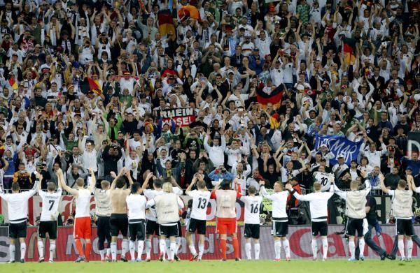 2012-06-22t205440z_01_mda76_rtridsp_3_soccer-euro_reuters