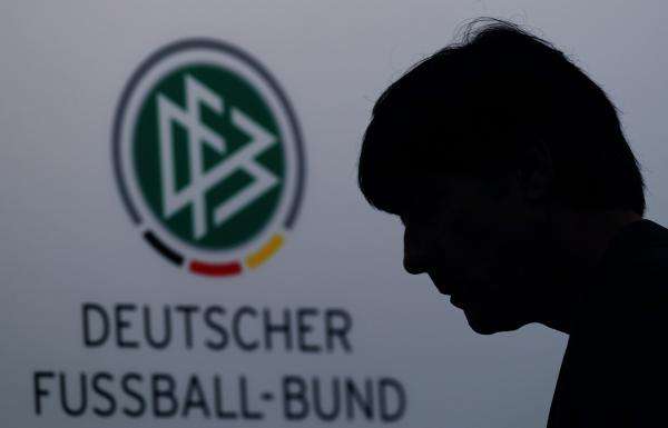2012-06-26t121430z_204889603_lr2e86q0xzw12_rtrmadp_3_soccer-euro_reuters