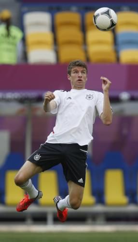 2012-06-08t161152z_01_edy09_rtridsp_3_soccer-euro_reuters