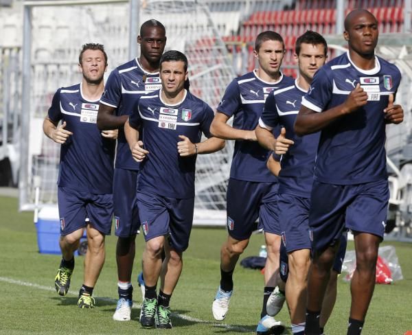 2012-06-21t164743z_1467313084_lr2e86l1an8kj_rtrmadp_3_soccer-euro_reuters