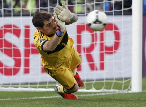 2012-06-27t213701z_937865934_lr2e86r1o1fdy_rtrmadp_3_soccer-euro_reuters