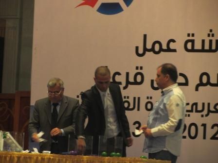 وليد كردي الأمين العام المساعد للاتحاد العربي يشرف على إجراء القرعة