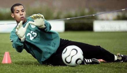 مصطفى ملائكة 