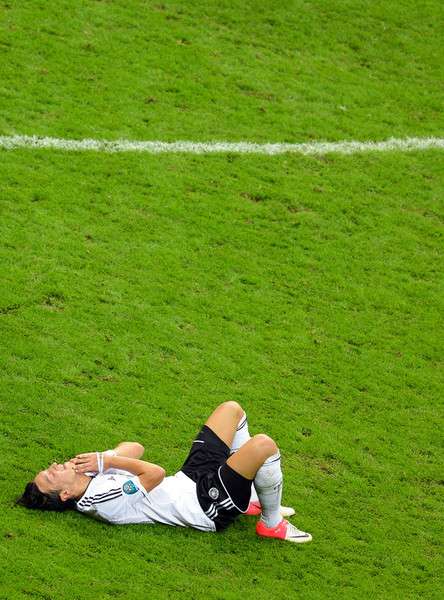 اوزيل يتحسر على الخسارة