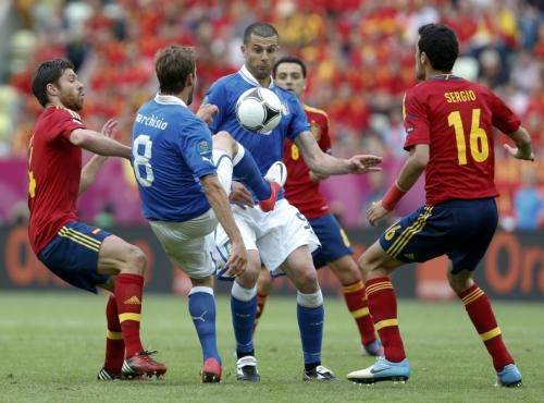 2012-06-10t172355z_01_dzl33_rtridsp_3_soccer-euro_reuters