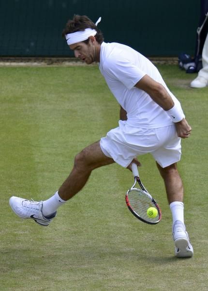 2012-06-30t161156z_353167077_lr2e86u18zmir_rtrmadp_3_tennis-wimbledon_reuters