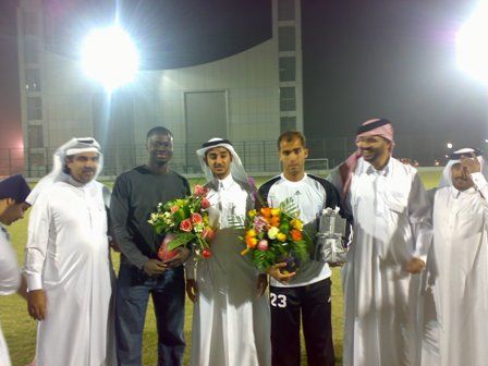 جانب من تكريم الجماهير السداوية لنجم الفريق فليبي جورج