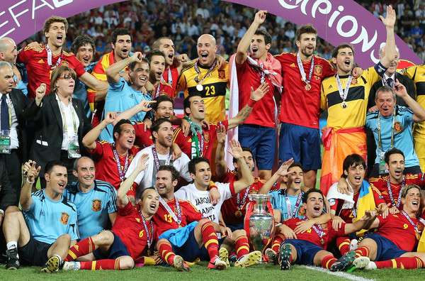 فرحة أسبانيا باللقب