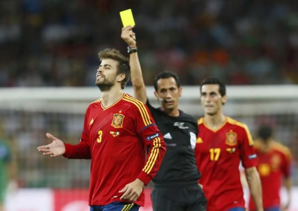 بطاقة صفراء لبيكي