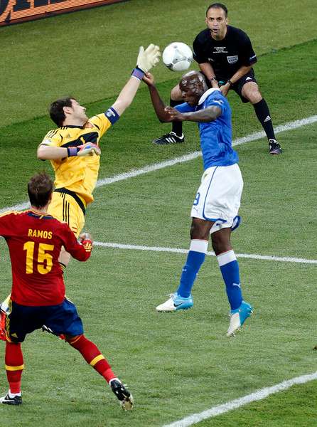 كاسياس تألق بشدة