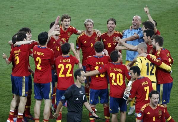 2012-07-01t210801z_694257130_lm2e8711mpd01_rtrmadp_3_soccer-euro_reuters