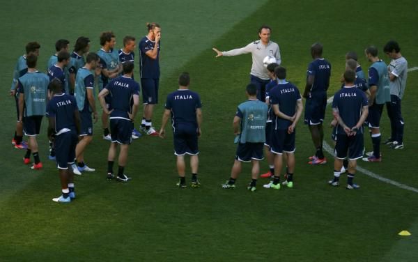 2012-06-30t172024z_472743225_lr2e86u1c5qm2_rtrmadp_3_soccer-euro_reuters