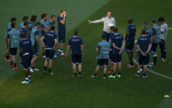 2012-06-30t172024z_472743225_lr2e86u1c5qm2_rtrmadp_3_soccer-euro_reuters