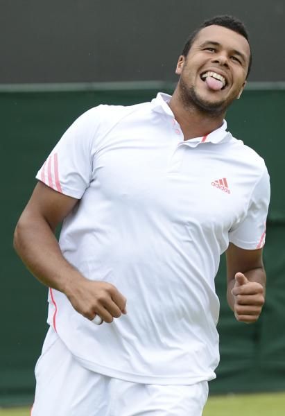 2012-07-03t164419z_1925535198_lr2e8731ahllv_rtrmadp_3_tennis-wimbledon_reuters