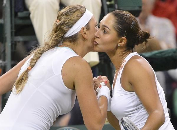 2012-07-03t203937z_1988338770_lr2e8731ldrpx_rtrmadp_3_tennis-wimbledon_reuters