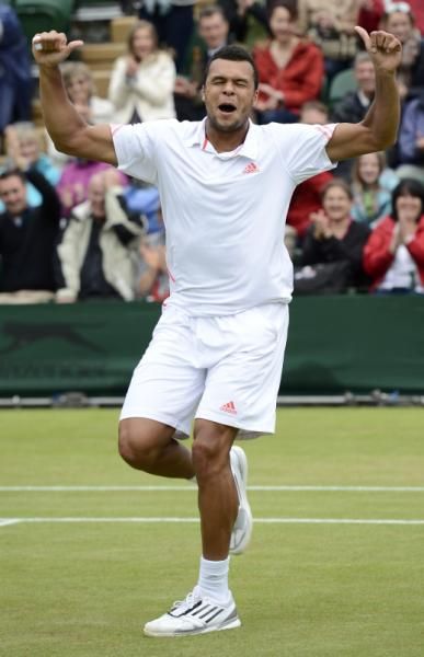 2012-07-03t164151z_1265938030_lr2e8731adglp_rtrmadp_3_tennis-wimbledon_reuters