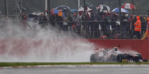 2012-07-06t114852z_343344841_lr2e8760wt5cy_rtrmadp_3_motor-racing_reuters