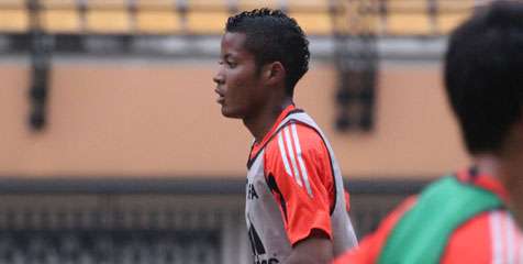 موساشي سوزوكي في تدريبات منتخب اليابان تحت 22 باندونيسيا قبل الإصابة