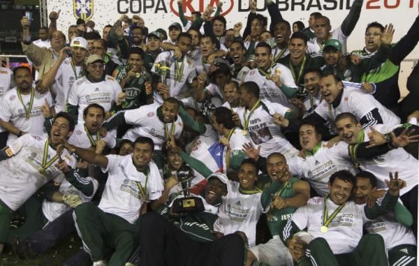 2012-07-12t041536z_2132704926_gm1e87c0xxz01_rtrmadp_3_soccer-latam-copadobrasil_reuters