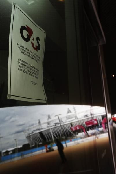 2012-07-12t183201z_2063340864_gm1e87d06yl01_rtrmadp_3_oly-security-guards_reuters