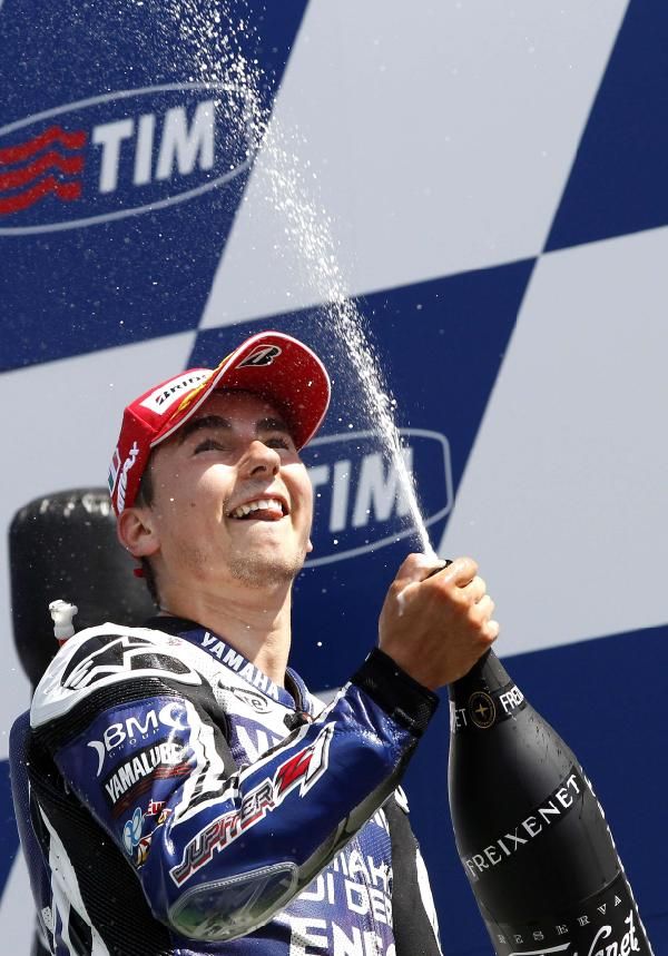 2012-07-15t132549z_1576615426_gm1e87f1nhy01_rtrmadp_3_motorcycling-prix_reuters