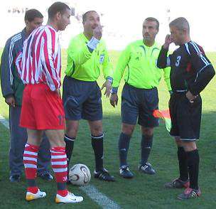 كباتن الفريقين وحكام اللقاء وبعدســــــــة كوورة