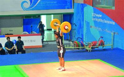  الرباعة الإماراتية خديجة محمد