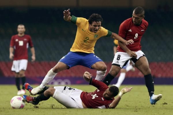 2012-07-26t202850z_75477259_lr1e87q1kvs51_rtrmadp_3_oly-socc-fbmsoc-fbm400c02_reuters
