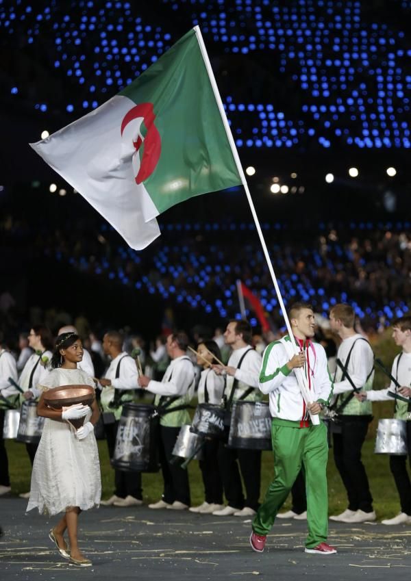 2012-07-27t214541z_487775917_tb3e87r1ofw3x_rtrmadp_3_oly-open-ceremony-day0-act2_reuters