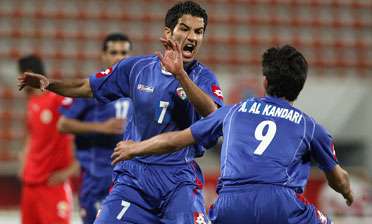 حمد العنزي فرحا بهدفه الاول 