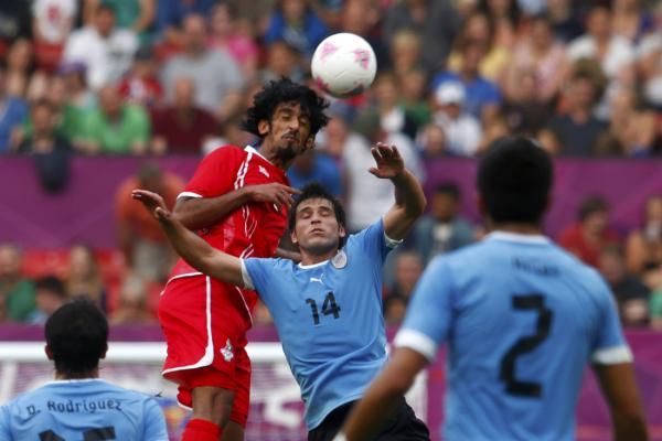 2012-07-26t180644z_1525962294_lr1e87q1eayz5_rtrmadp_3_oly-socc-fbmsoc-fbm400a01_reuters