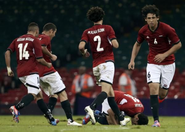 2012-07-26t203349z_419574033_lr1e87q1l4259_rtrmadp_3_oly-socc-fbmsoc-fbm400c02_reuters