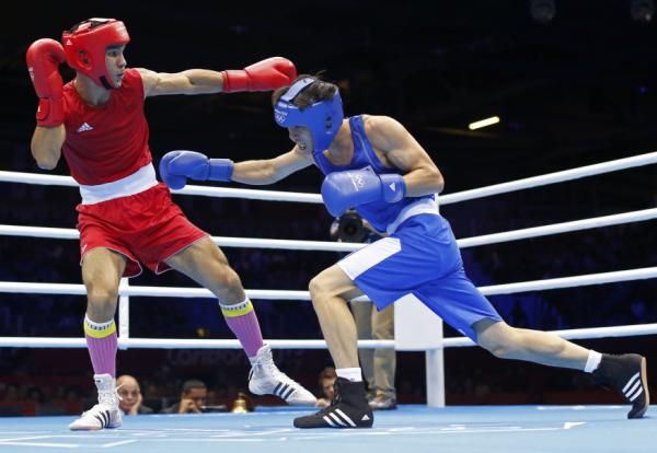 عليوة (يسار)