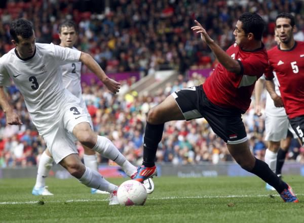 2012-07-29t115310z_954242623_tb3e87t0x0hxy_rtrmadp_3_oly-socc-fbmsoc-fbm400c04_reuters