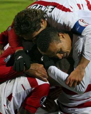 فرحة لاعبي اشبيلية بالتاهل 