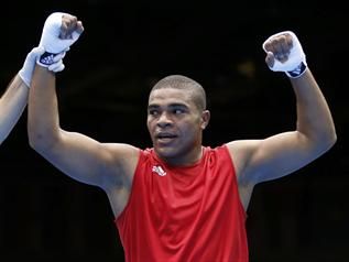 الملاكم التونسي يحيى المكشري