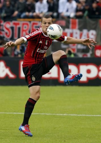 2012-04-29t150001z_01_gsp02_rtridsp_3_soccer-italy_reuters