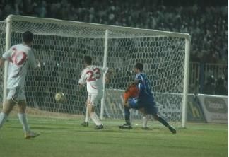 لقاء الذهاب بين الفريقين