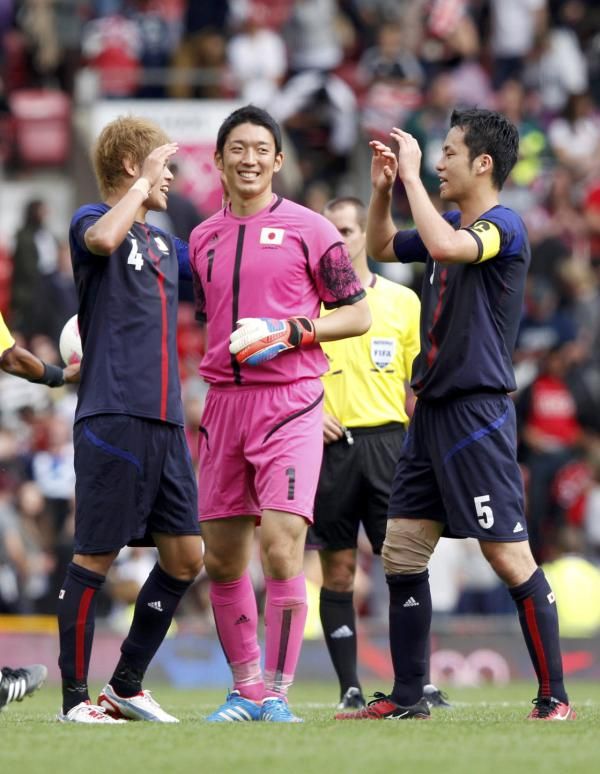 فرحة لاعبي اليابان بعد تأهلهم لدور قبل النهائي