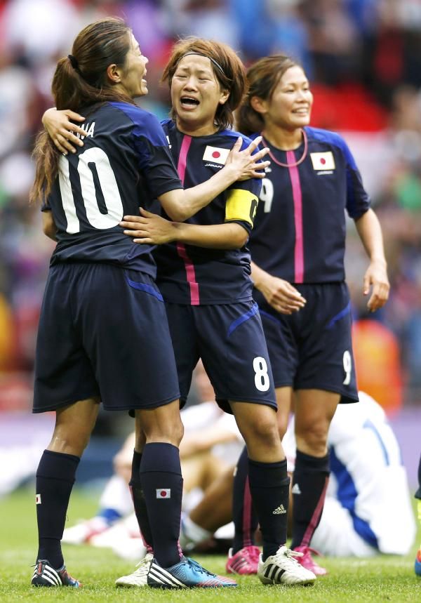 2012-08-06t181428z_312565714_lm2e8861eo0md_rtrmadp_3_oly-socc-fbwsoc-fbw400202_reuters