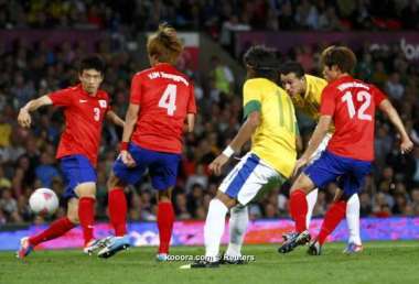 ?i=reuters%2f2012-08-07%2f2012-08-07t201520z_1983209153_lm2e8871k99q8_rtrmadp_3_oly-socc-fbmsoc-fbm400201_reuters