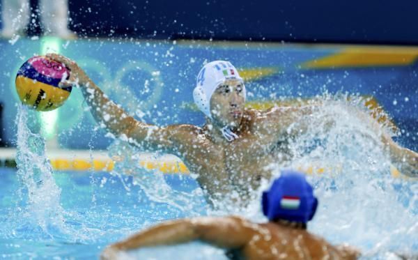 2012-08-08t185538z_48155086_tb3e8881gknjc_rtrmadp_3_oly-watp-wpmpol-qf-day12_reuters