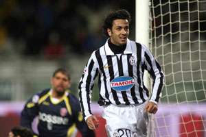 بالادينو احرز هاتريك وقاد اليوفي للفوز 