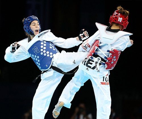 راية حتاحت خلال مواجهتها للاعبة المكسيكية