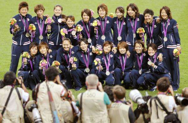 2012-08-09t213116z_1139254130_lm2e8891nrvgw_rtrmadp_3_oly-socc-fbwsoc-fbw400101_reuters