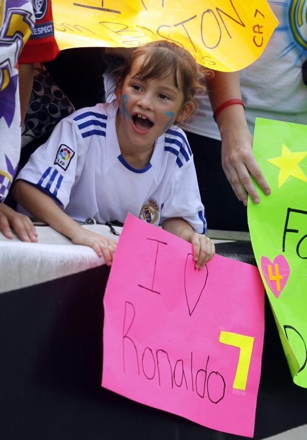 2012-08-11t212929z_890446430_gm2e88c0f5z02_rtrmadp_3_soccer_reuters