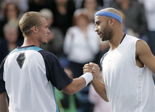 صورة تجمع ليتون وجيمس 